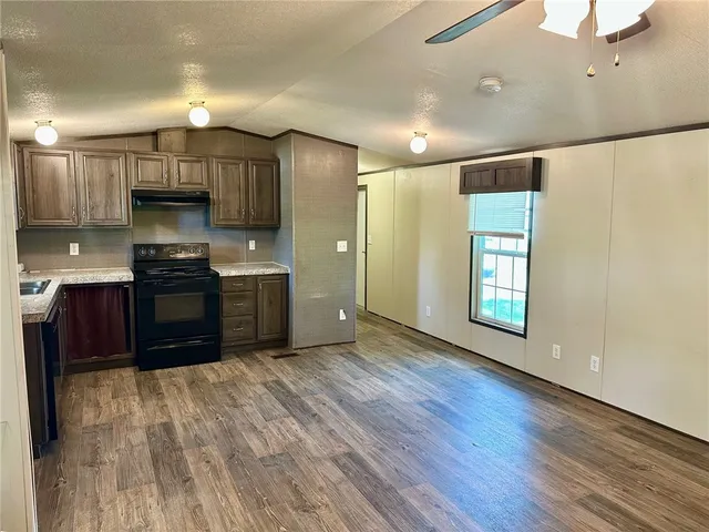 $1,350 | 1522 16th Street, Unit 7, Rockport, TX 78382