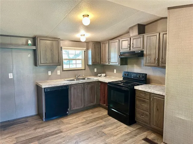 $1,350 | 1522 16th Street, Unit 7, Rockport, TX 78382