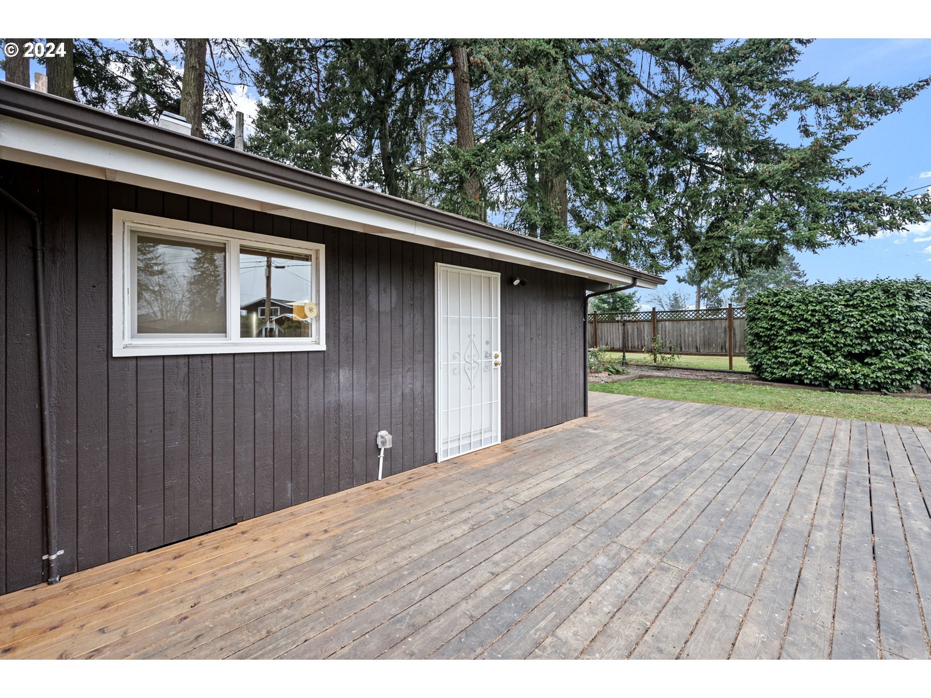 494 Winston Place Springfield, OR 97477 - Photo 11 of 48 a house view with a outdoor space