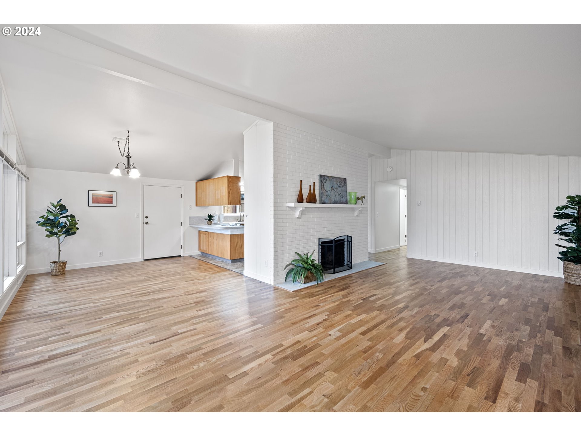 494 Winston Place Springfield, OR 97477 - Photo 22 of 48 a view of empty room with wooden floor