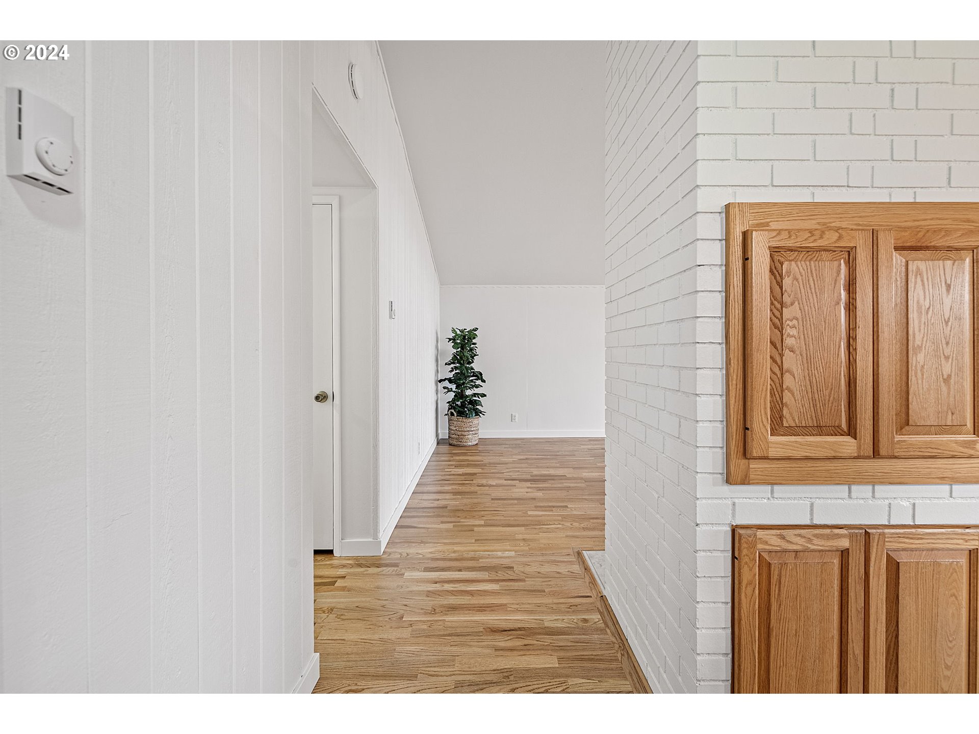 494 Winston Place Springfield, OR 97477 - Photo 6 of 48 a view of a entryway