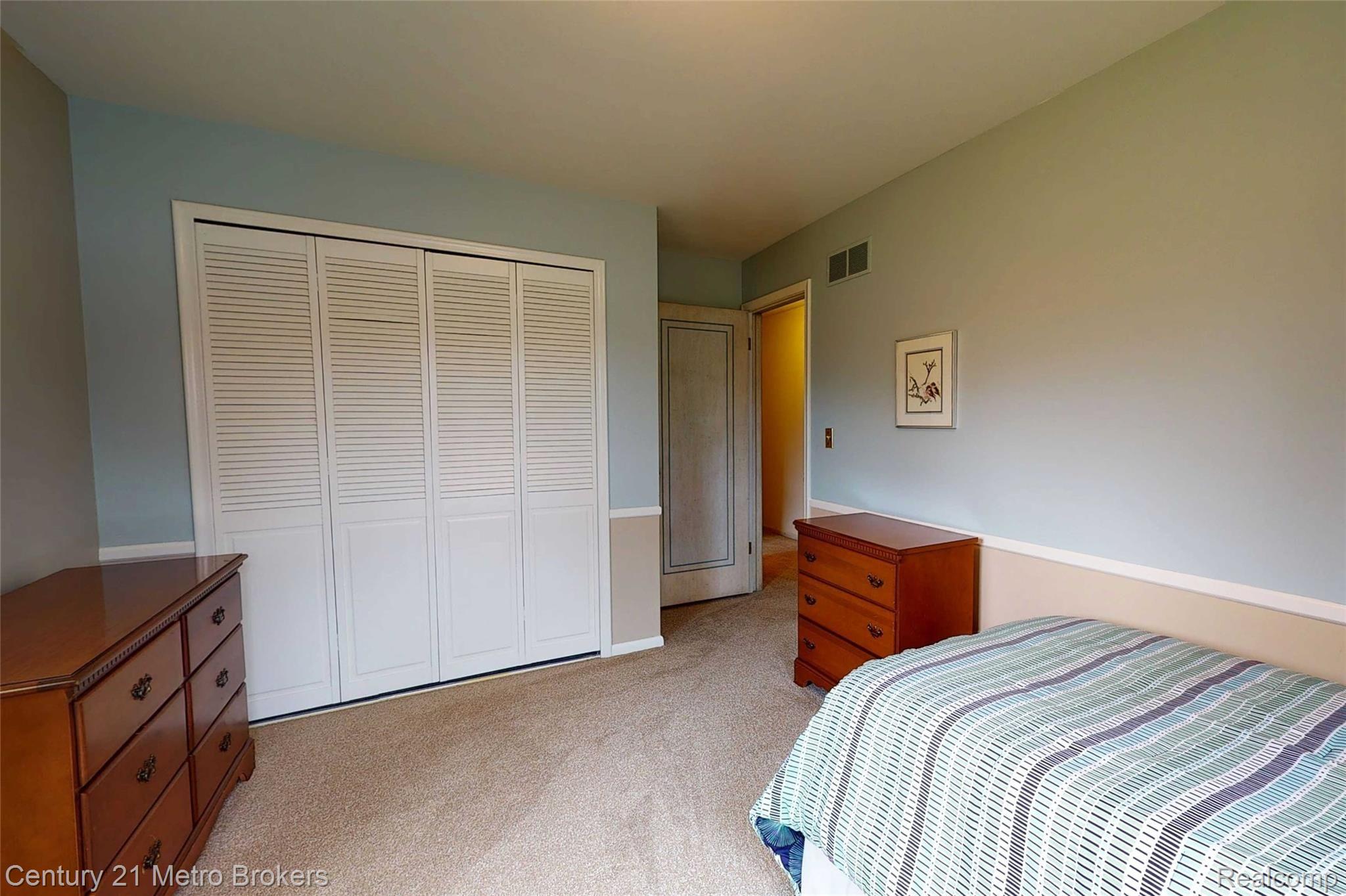 6160 Kings Scepter Road Grand Blanc, MI 48439 - Photo 26 of 55 6160-King-Scepter-Rd-Bedroom 3 2.jpg