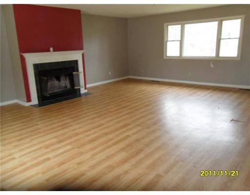 687 South Apple Road Osceola, IN 46561 - Photo 3 of 8 Gallery Image 3