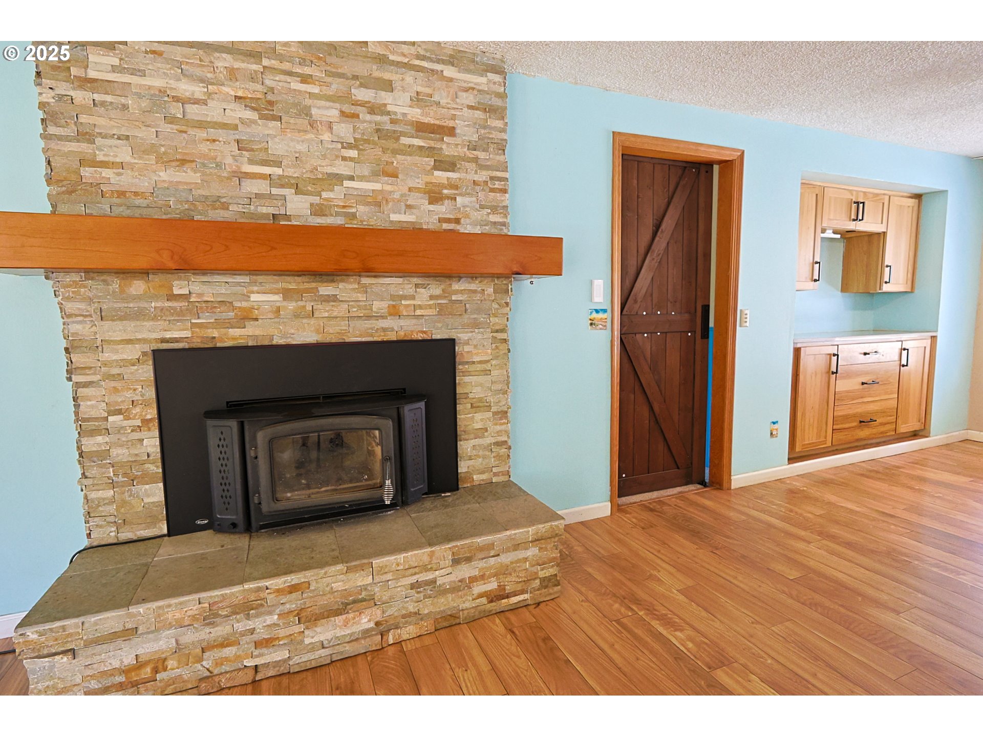 60031 Fairview Road Coquille, OR 97423 - Photo 11 of 47 Covered Porch