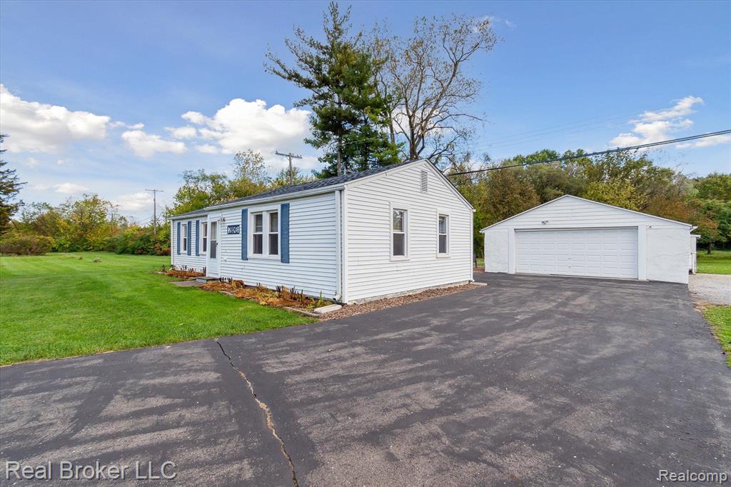 28043 Goddard Road Romulus, MI 48174 - Photo 2 of 25 Gallery Image 2