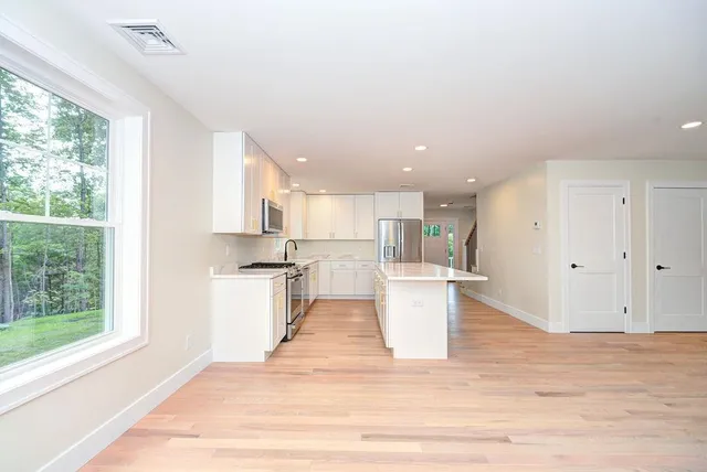 $639,900 | 21 Speare Road, Unit B, Hudson, NH 03051