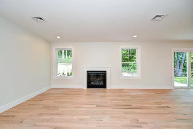 $639,900 | 21 Speare Road, Unit B, Hudson, NH 03051