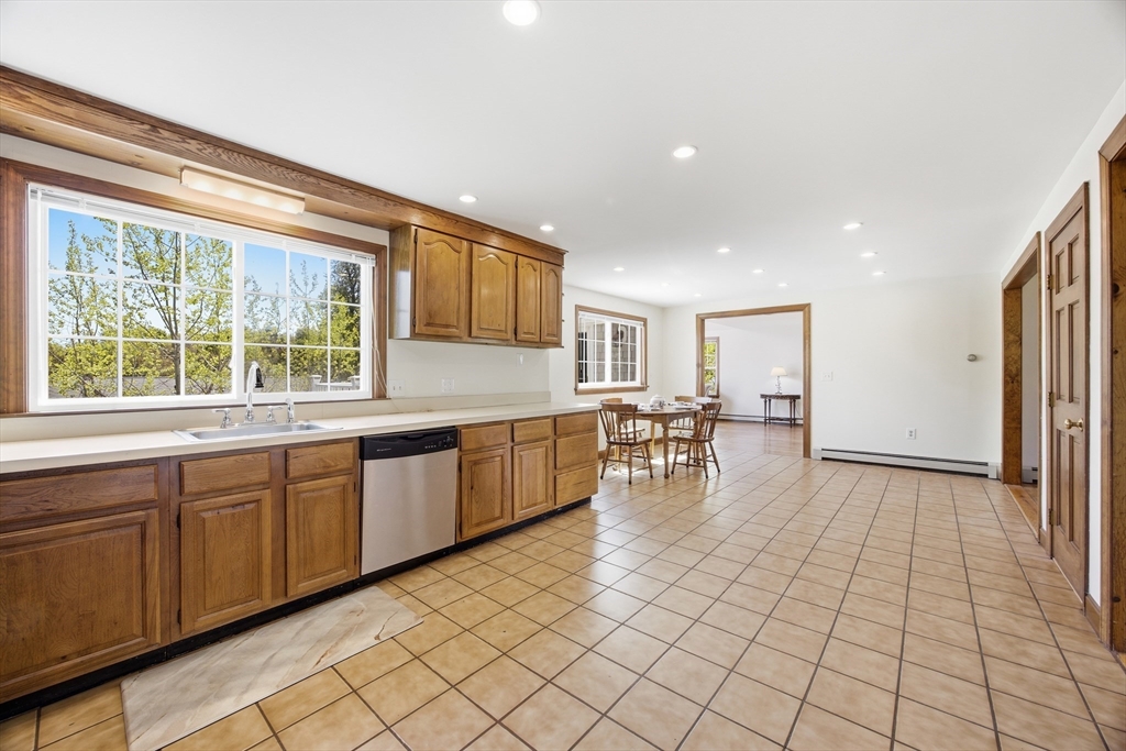 50 Harborview Road Hull, MA 02045 - Photo 7 of 41