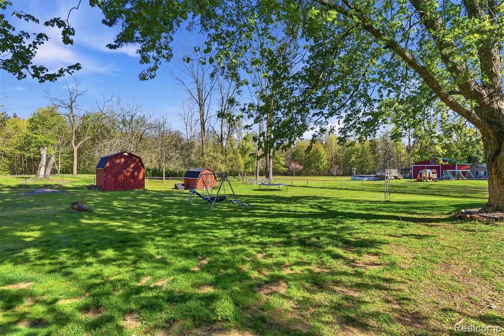 14433 Tuscola Road Clio, MI 48420 - Photo 37 of 43