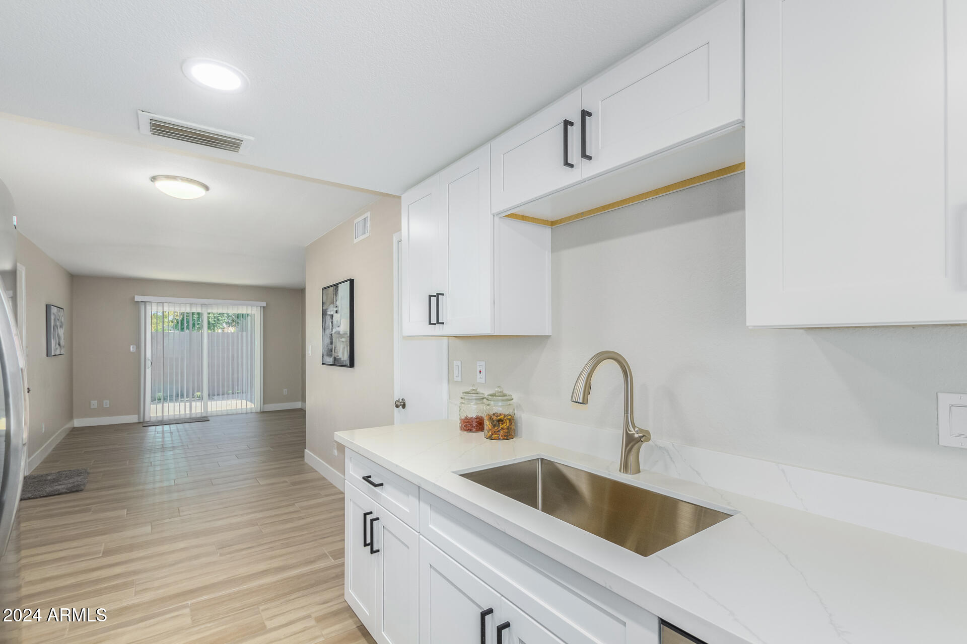 600 South Dobson Road, Unit 86 Mesa, AZ 85202 - Photo 8 of 13 Kitchen