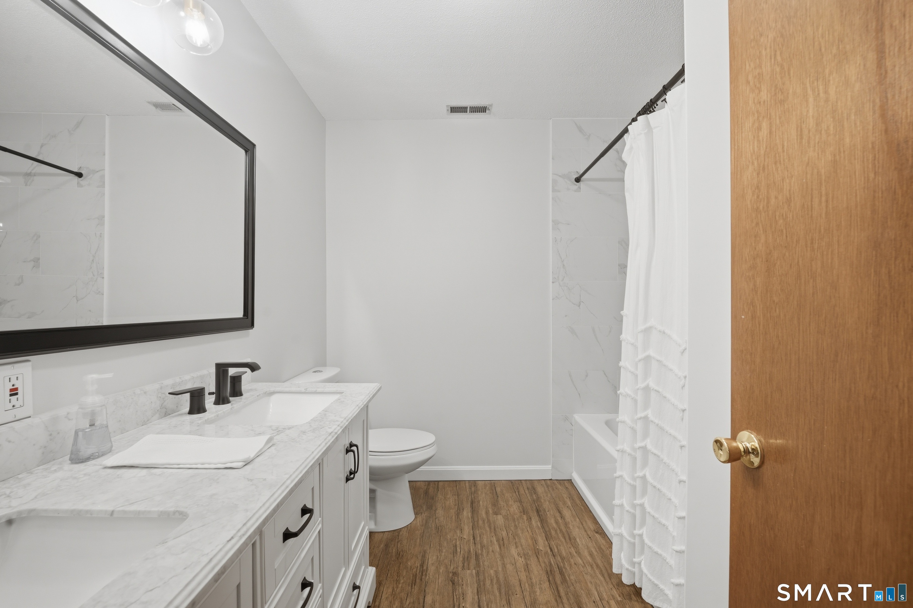 188 Post, Unit ROAD 6 Enfield, CT 06082 - Photo 23 of 35