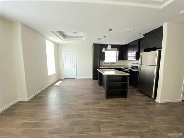 $995 | 1512 Coyote Hills, Unit 3, Edinburg, TX 78541