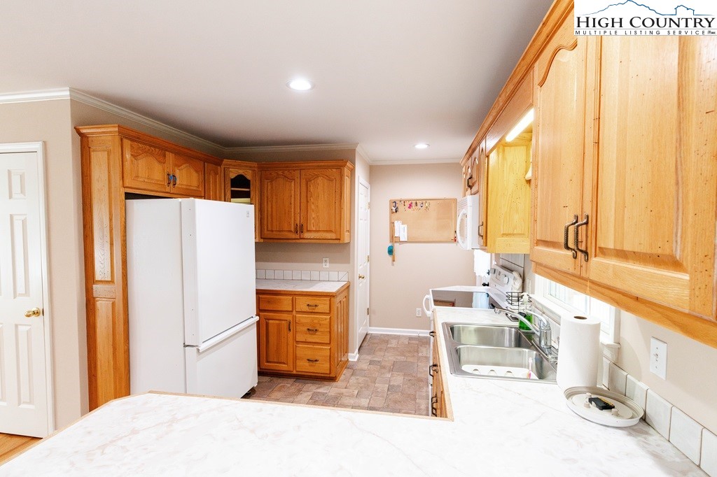 280 Red Top Road Ferguson, NC 28624 - Photo 16 of 40 Gallery Image 16