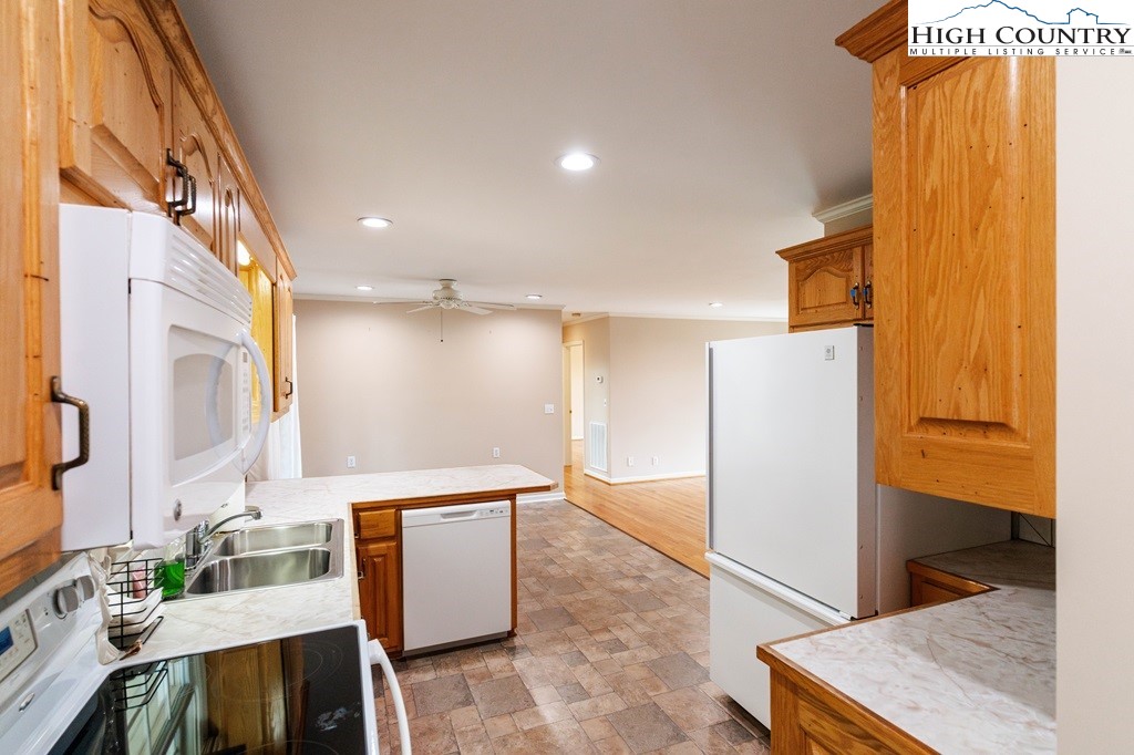 280 Red Top Road Ferguson, NC 28624 - Photo 17 of 40 Gallery Image 17