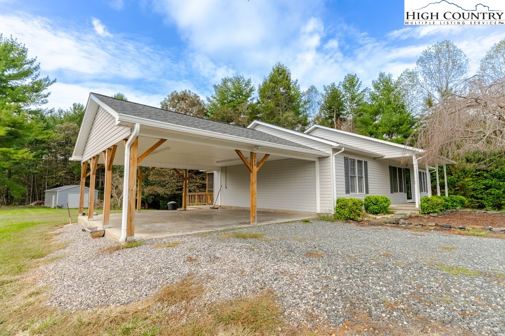 280 Red Top Road Ferguson, NC 28624 - Photo 7 of 40 Gallery Image 7