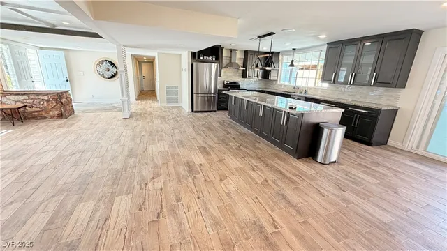 $2,500 | 1819 South Beverly Way, Las Vegas, NV 89104