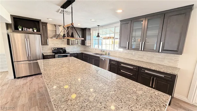 $2,500 | 1819 South Beverly Way, Las Vegas, NV 89104