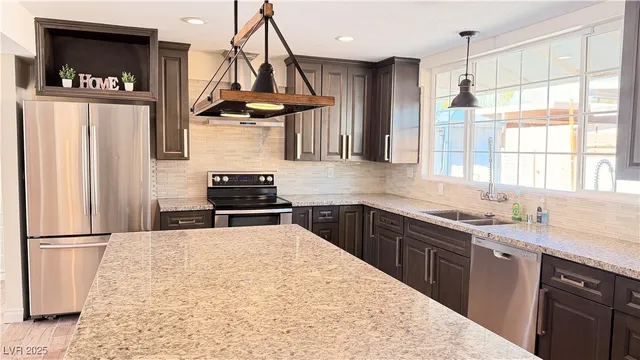 $2,500 | 1819 South Beverly Way, Las Vegas, NV 89104