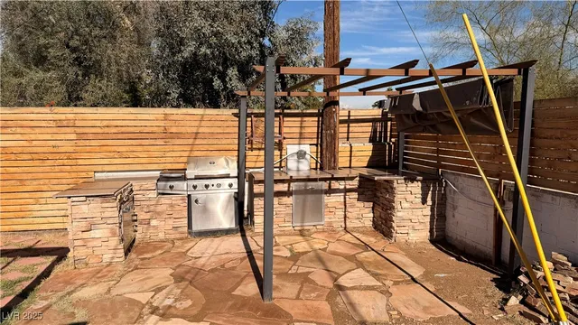 $2,500 | 1819 South Beverly Way, Las Vegas, NV 89104