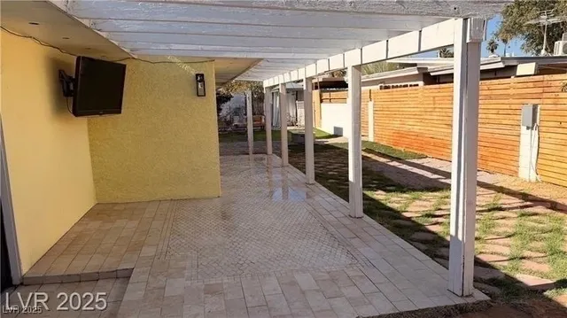 $2,500 | 1819 South Beverly Way, Las Vegas, NV 89104