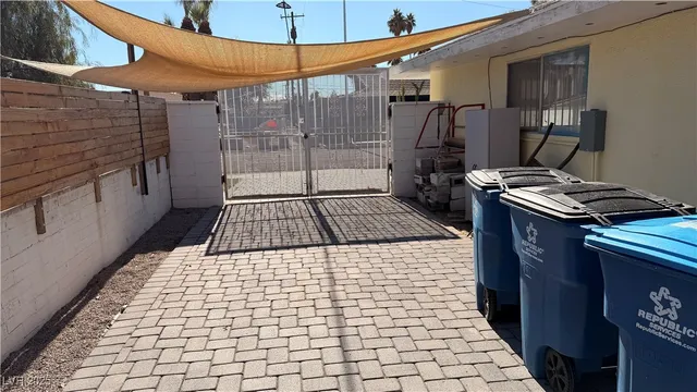 $2,500 | 1819 South Beverly Way, Las Vegas, NV 89104