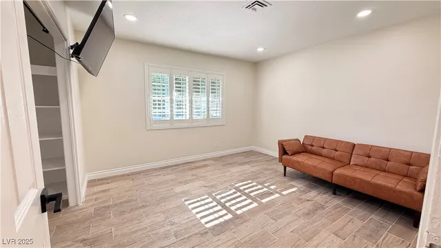 $2,500 | 1819 South Beverly Way, Las Vegas, NV 89104