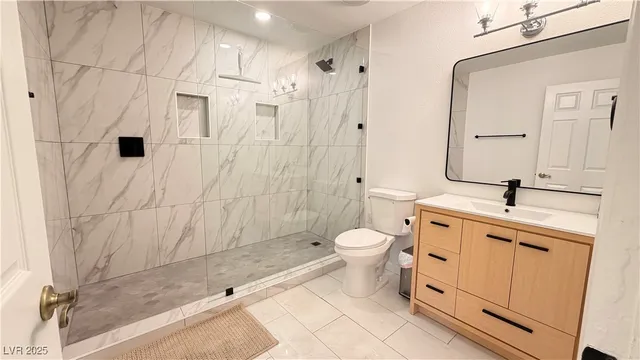 $2,500 | 1819 South Beverly Way, Las Vegas, NV 89104