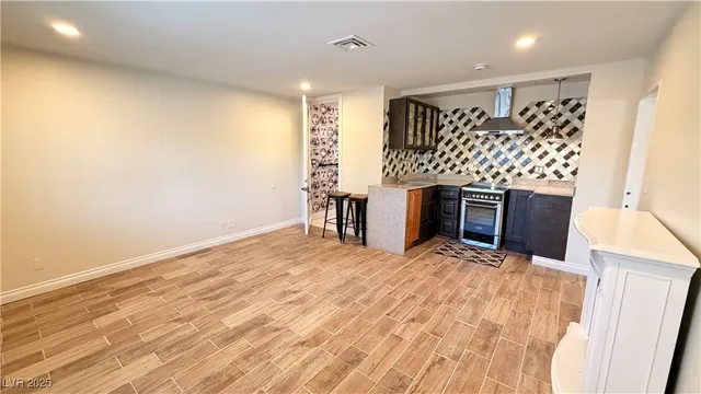 $2,500 | 1819 South Beverly Way, Las Vegas, NV 89104