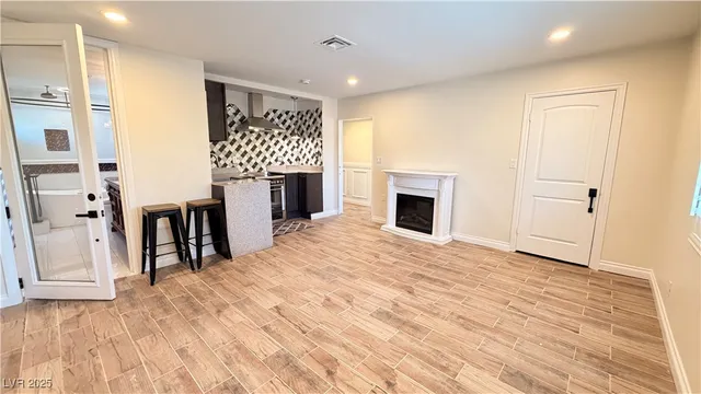 $2,500 | 1819 South Beverly Way, Las Vegas, NV 89104