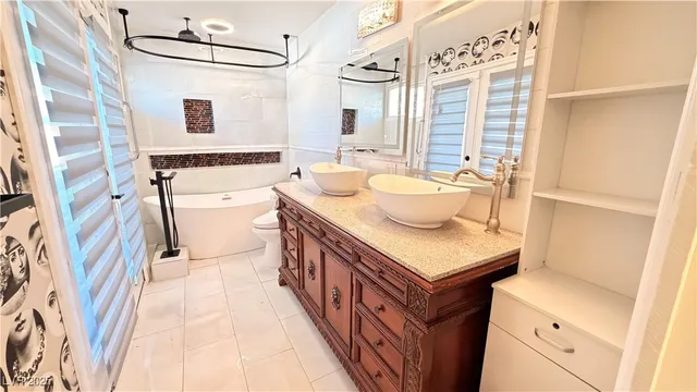 $2,500 | 1819 South Beverly Way, Las Vegas, NV 89104