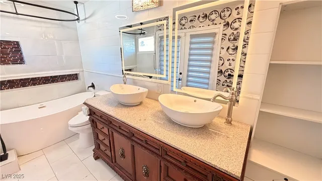 $2,500 | 1819 South Beverly Way, Las Vegas, NV 89104