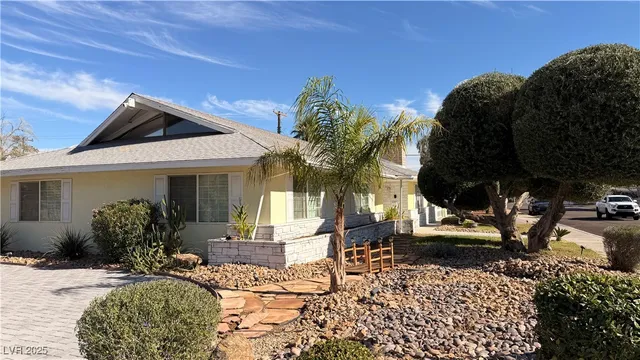 $2,500 | 1819 South Beverly Way, Las Vegas, NV 89104