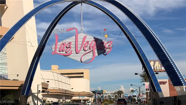 $2,500 | 1819 South Beverly Way, Las Vegas, NV 89104