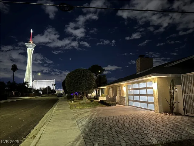 $2,500 | 1819 South Beverly Way, Las Vegas, NV 89104