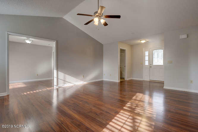 7104 Springer Road Wilmington, NC 28411 - Photo 7 of 29 Living Room View 3