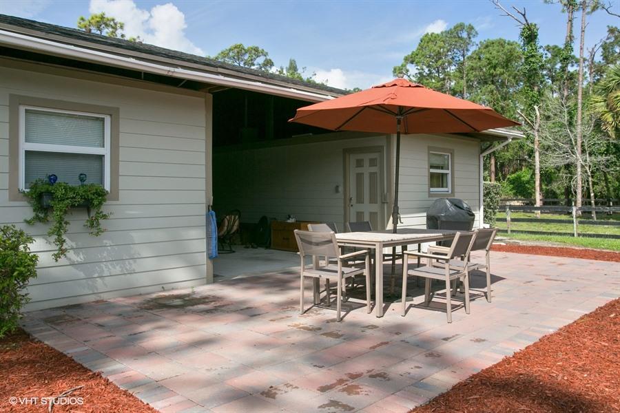 2580 C Road Loxahatchee Groves, FL 33470 - Photo 9 of 22 EAST END BARN