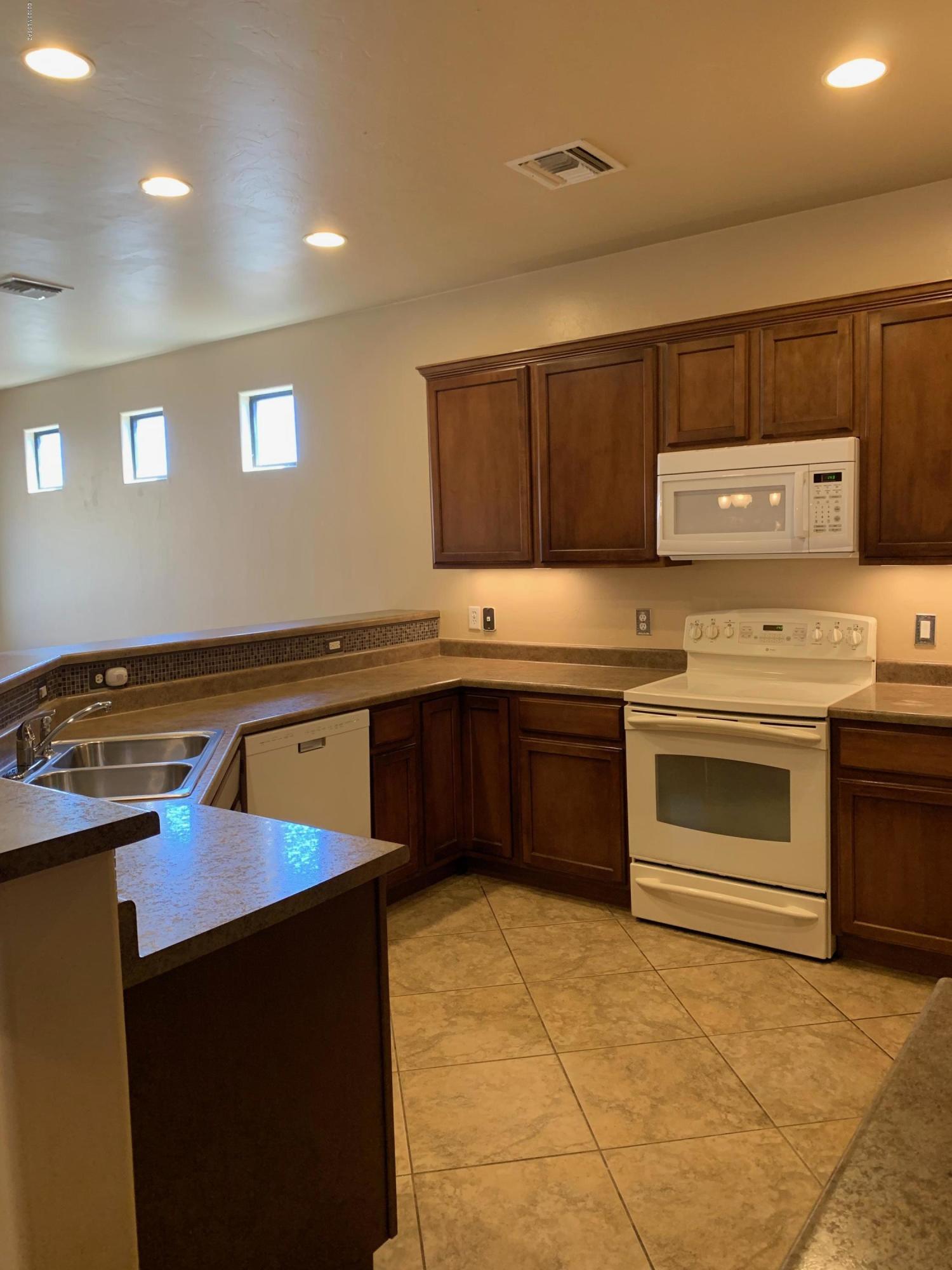 12268 West Reyher Farms Loop Marana, AZ 85653 - Photo 5 of 32