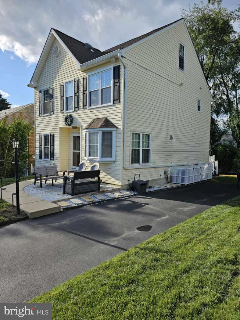 157 Scenic Road Springfield, PA 19064 - Photo 3 of 21