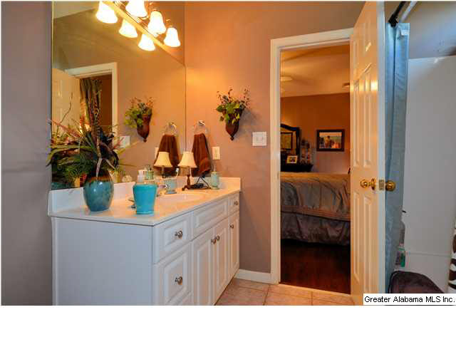 1805 Tyler Circle Leeds, AL 35094 - Photo 18 of 29