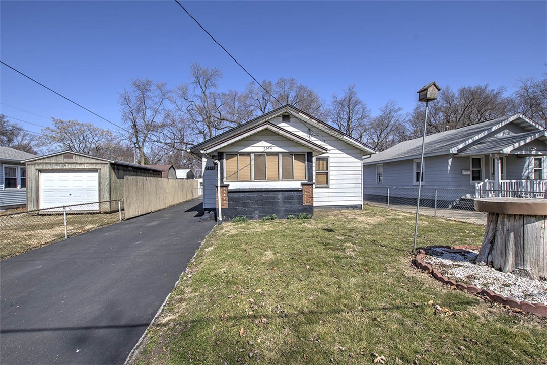 2504 East Division Street Decatur, IL 62526 - Photo 1 of 28