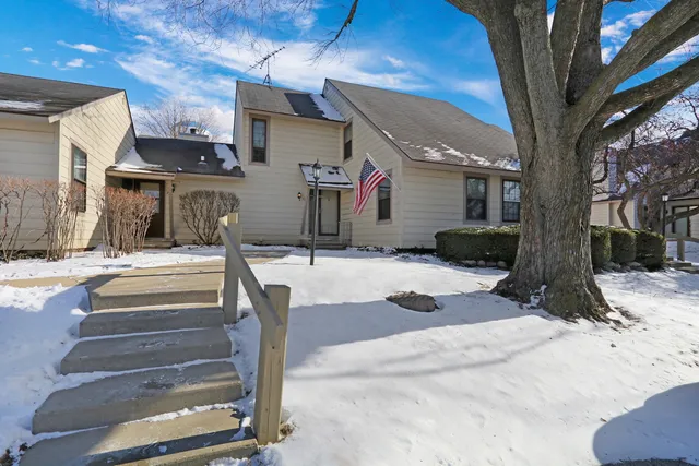 $259,900 | 705 Colby Court, Gurnee, IL 60031