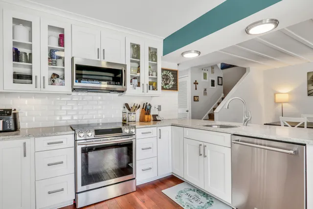 $259,900 | 705 Colby Court, Gurnee, IL 60031