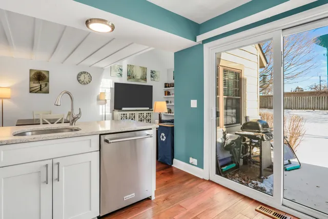 $259,900 | 705 Colby Court, Gurnee, IL 60031