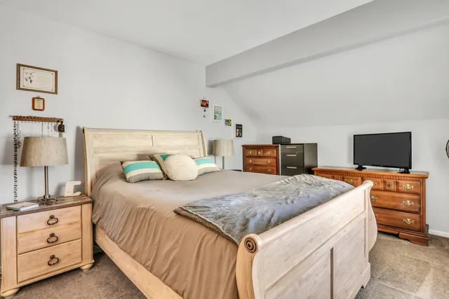 $259,900 | 705 Colby Court, Gurnee, IL 60031