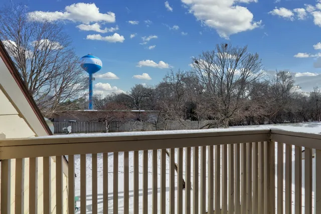 $259,900 | 705 Colby Court, Gurnee, IL 60031