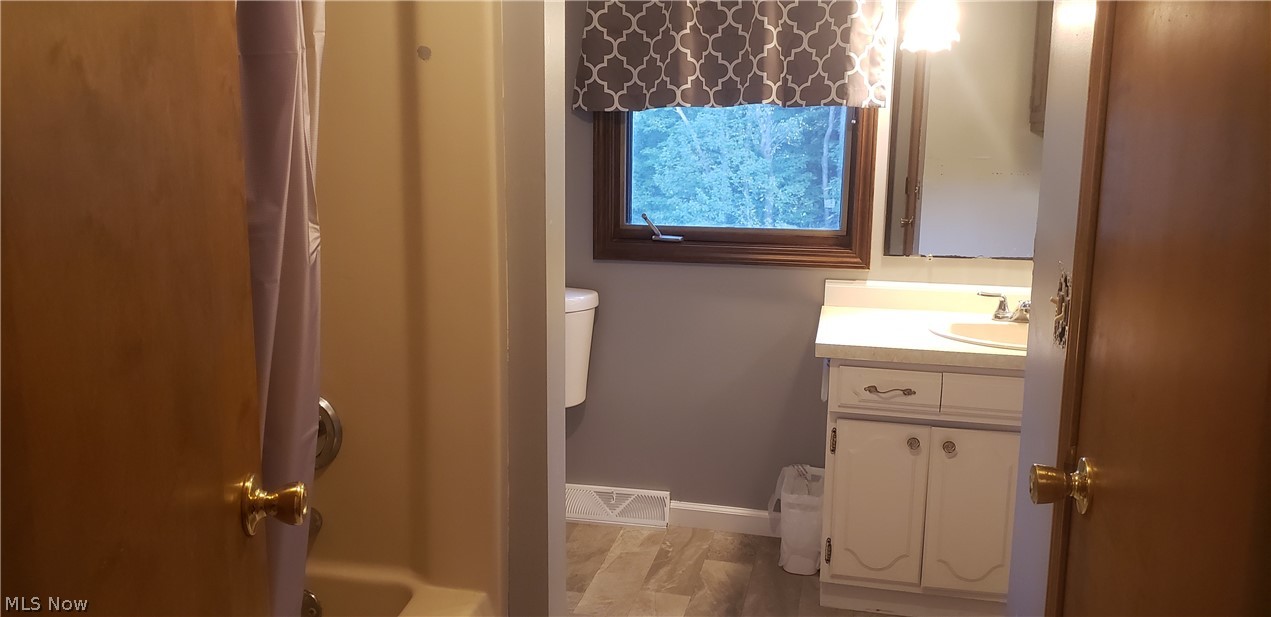 12765 Butternut Road Burton, OH 44021 - Photo 21 of 28 2nd floor full bath is on the landing room