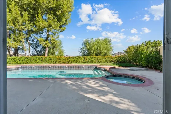 $8,500 | 3450 Malaga Court, Calabasas, CA 91302