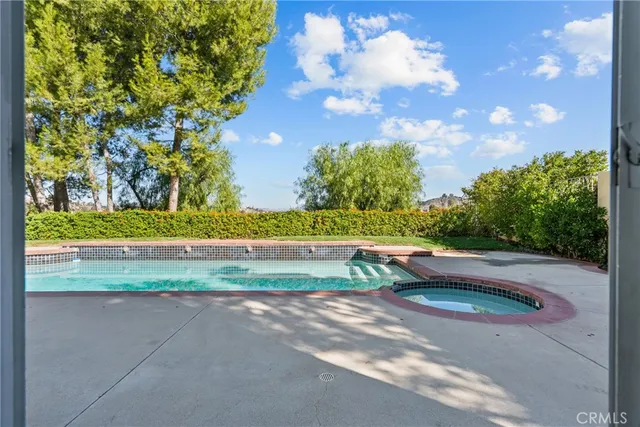 $8,800 | 3450 Malaga Court, Calabasas, CA 91302