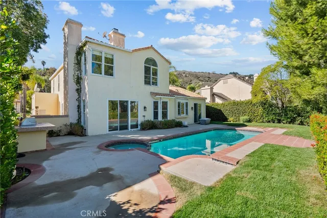 $8,800 | 3450 Malaga Court, Calabasas, CA 91302