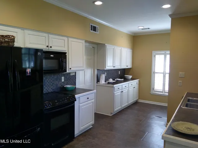 $280,000 | 602 Magnolia Drive, Indianola, MS 38751